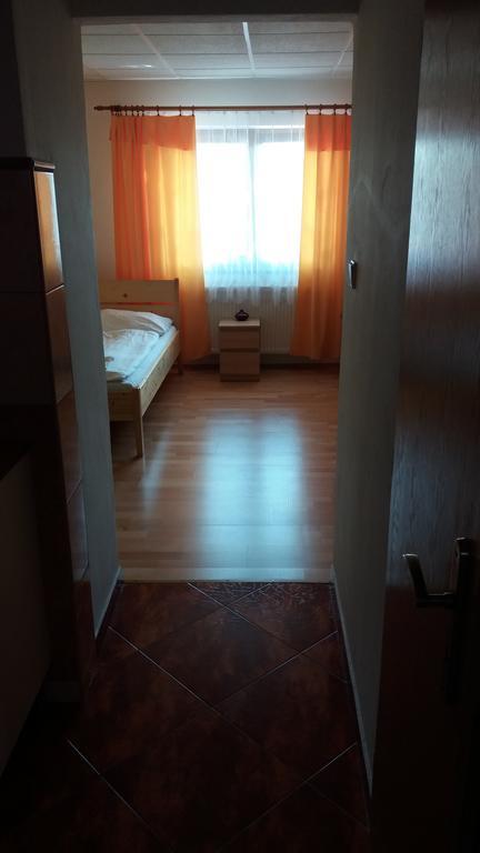 Retro Vrbovec Hotel Buitenkant foto