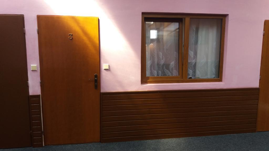 Retro Vrbovec Hotel Buitenkant foto