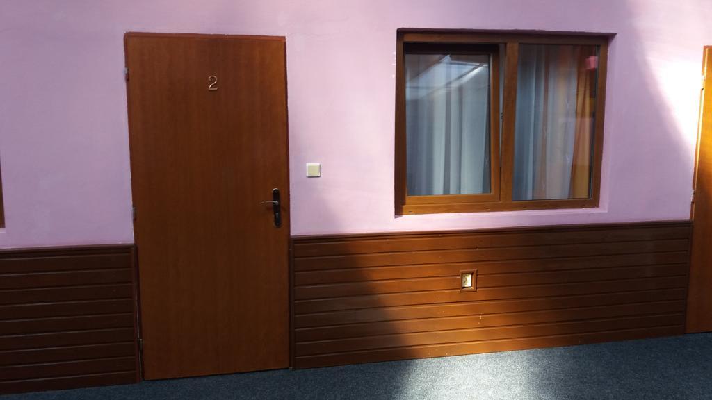 Retro Vrbovec Hotel Buitenkant foto