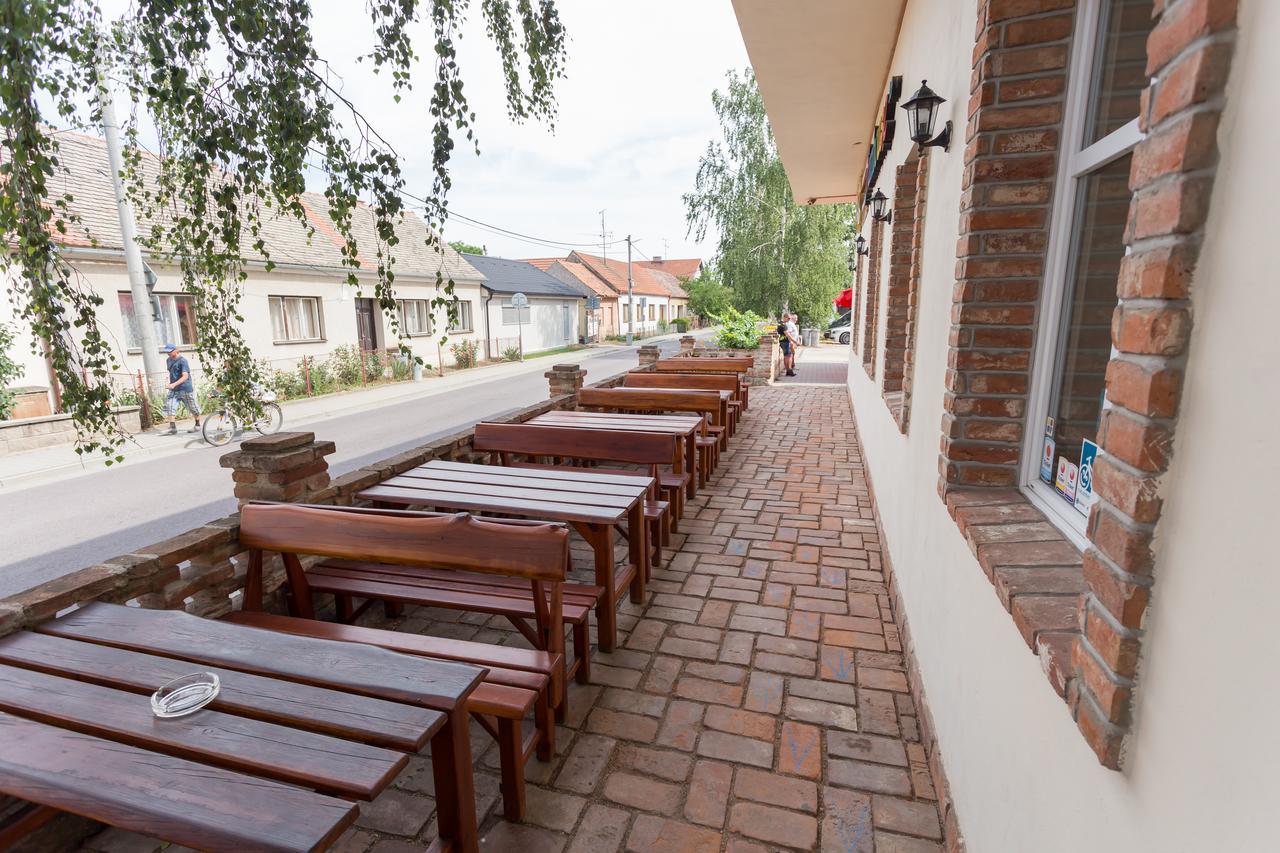 Retro Vrbovec Hotel Buitenkant foto